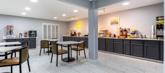 Days Inn by Wyndham Granbury