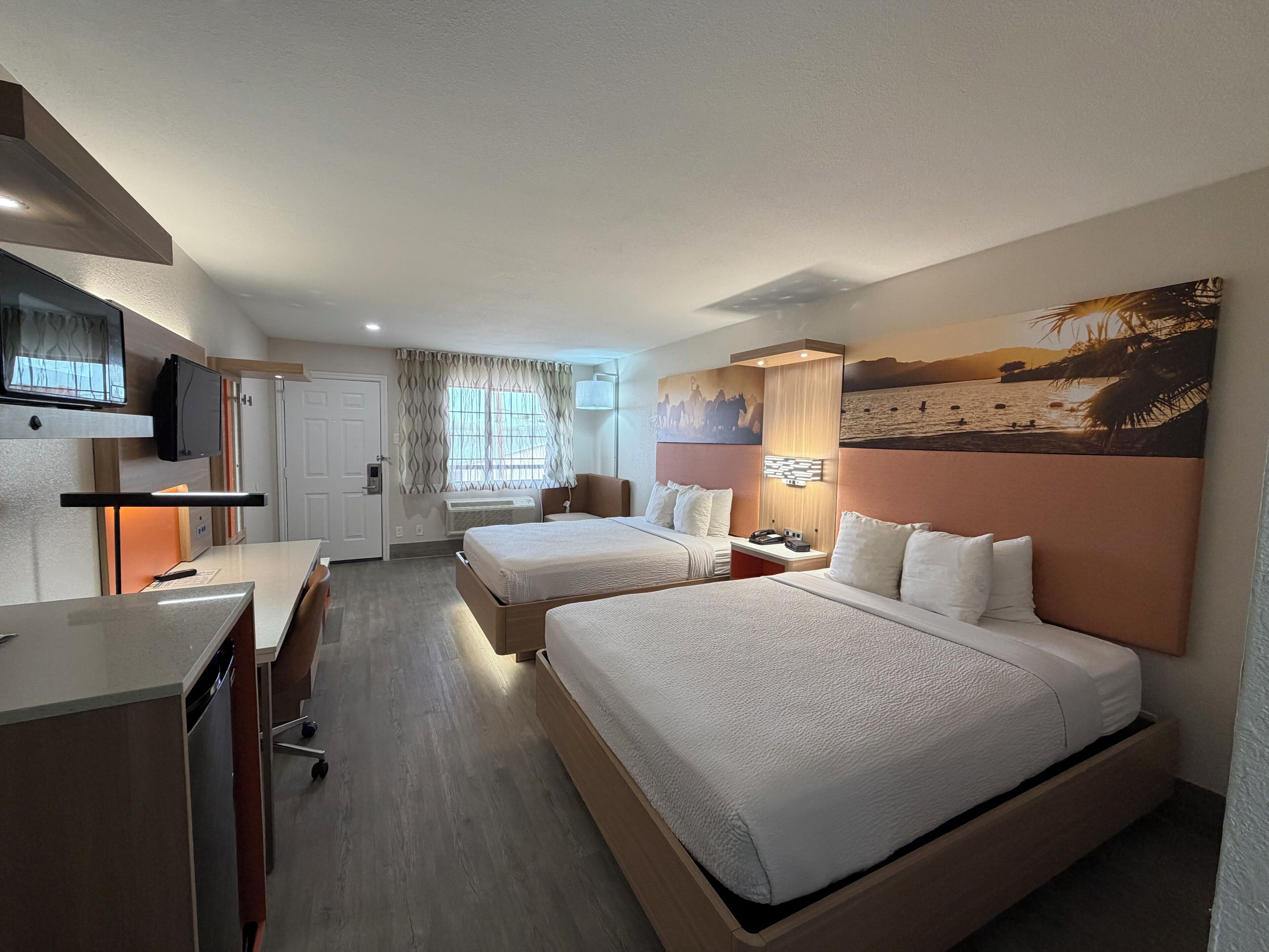 Laptop workspace, blackout curtains, iron/ironing board, free WiFi