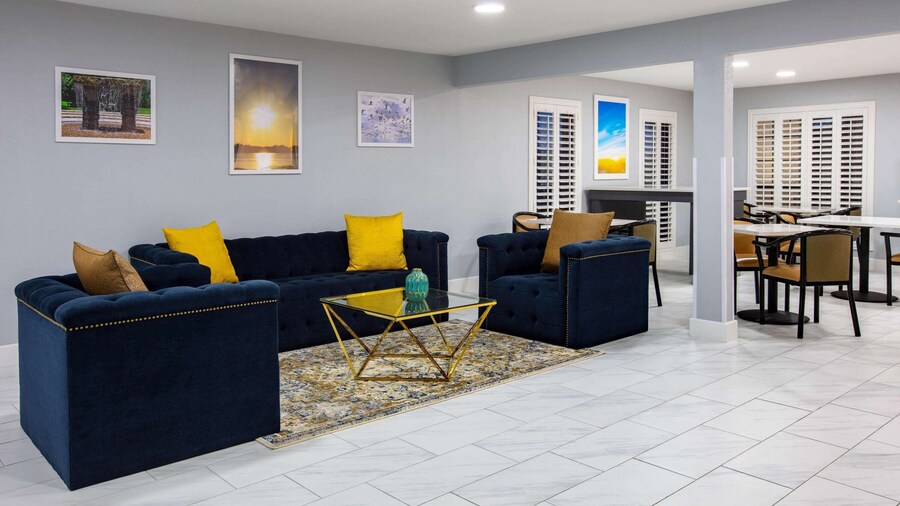 Days Inn by Wyndham Granbury