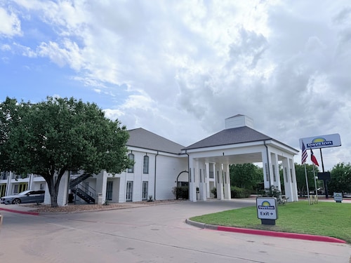Days Inn by Wyndham Granbury