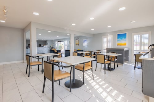 Days Inn by Wyndham Granbury