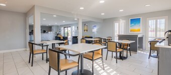Days Inn by Wyndham Granbury
