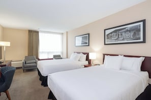 Chambre Standard, 2 lits doubles | Bureau, fer et planche à repasser, Wi-Fi gratuit, draps fournis
