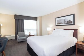 Standard Room, 1 Queen Bed | Desk, iron/ironing board, free WiFi, bed sheets - Sandman Hotel Lethbridge (Lethbridge)