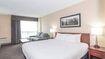 Chambre Standard, 1 très grand lit et 1 canapé-lit | Bureau, fer et planche à repasser, accès au Wi-Fi (inclus)