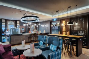 Bar (on property) - Premier Inn Köln City Centre (Cologne)