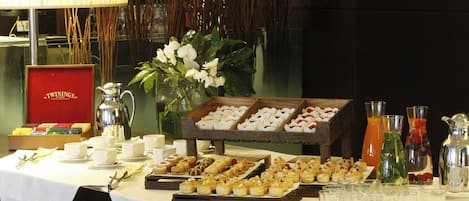 Frukostbuffé varje dag (EUR 15 per person)