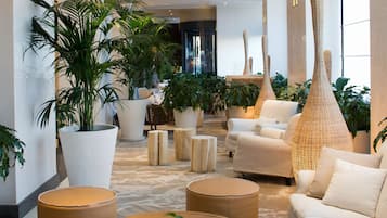 Lobby-Lounge
