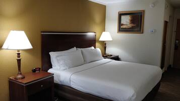 1 bedroom, blackout drapes, iron/ironing board, free WiFi