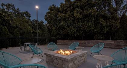 Spark by Hilton Roanoke Civic Center