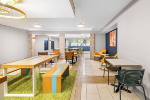 Desayuno continental incluido todos los días