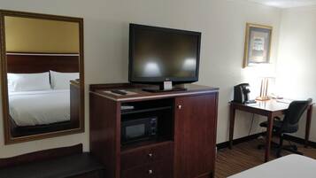 1 bedroom, blackout drapes, iron/ironing board, free WiFi