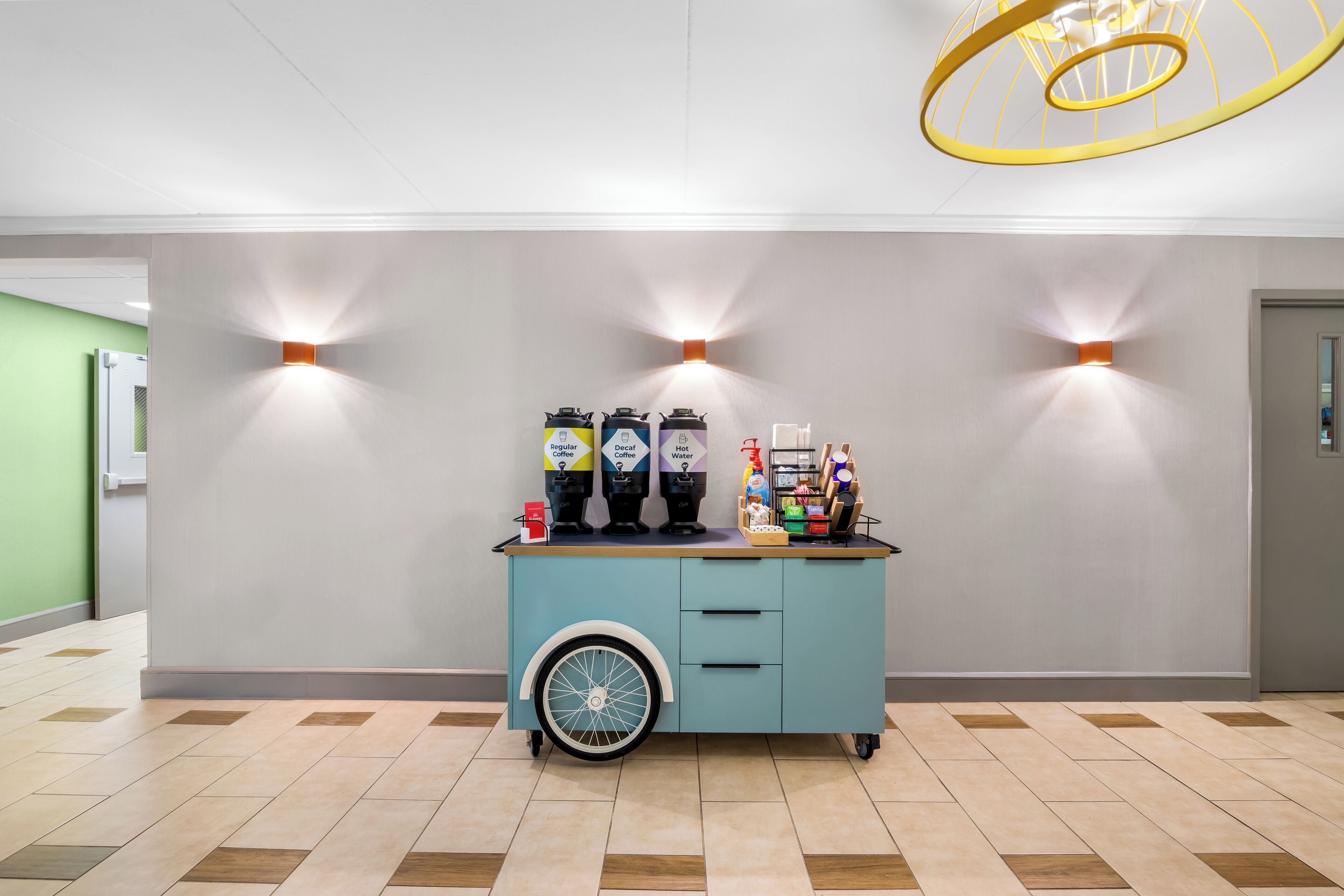 free daily continental breakfast