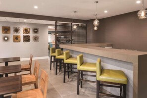 Lounge - Country Inn & Suites by Radisson, Hoffman Estates, IL (Hoffman Estates)