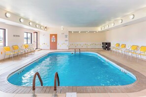 Una piscina cubierta
