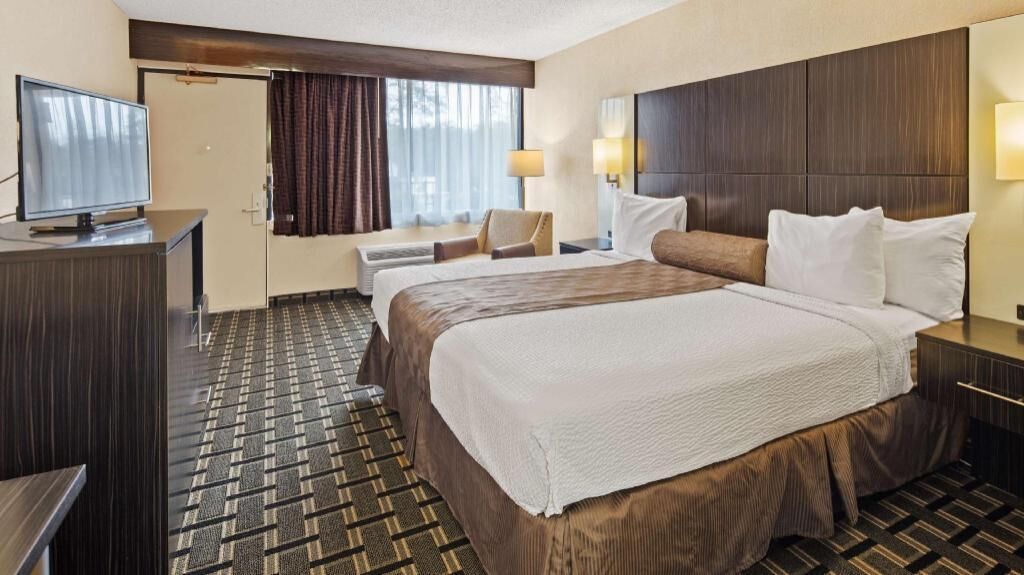 Schreibtisch, laptopgeeigneter Arbeitsplatz, Verdunkelungsvorhänge