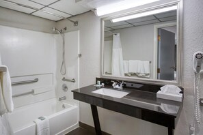 Chambre Standard, 1 grand lit, accessible aux personnes à mobilité réduite, non-fumeur | Salle de bain