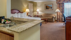 Phòng Suite, 1 giường cỡ king và sofa giường, phù hợp cho người khuyết tật, không hút thuốc | Két bảo mật tại phòng, bàn, khu vực làm việc phù hợp cho laptop