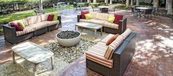 DoubleTree by Hilton Kansas City - Overland Park