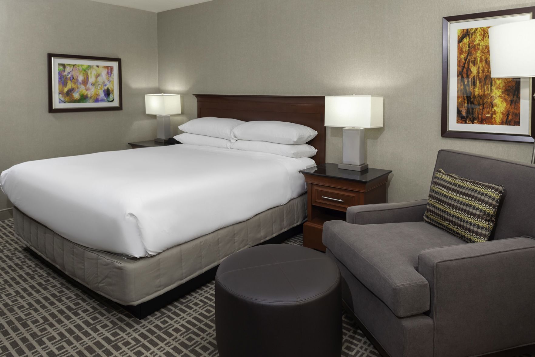 Hypo-allergenic bedding, in-room safe, desk, laptop workspace