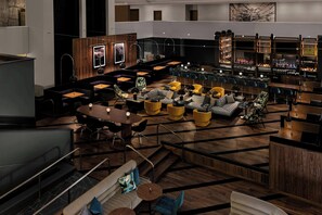Lounge - Renaissance Denver Hotel & Conference Center (Denver)