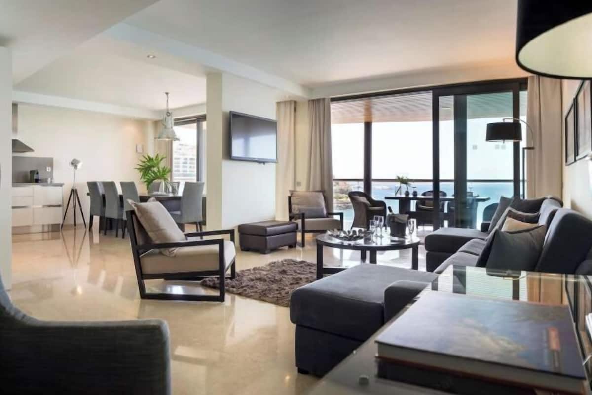 Living area | 44-inch LCD TV with satellite channels, TV, pay movies