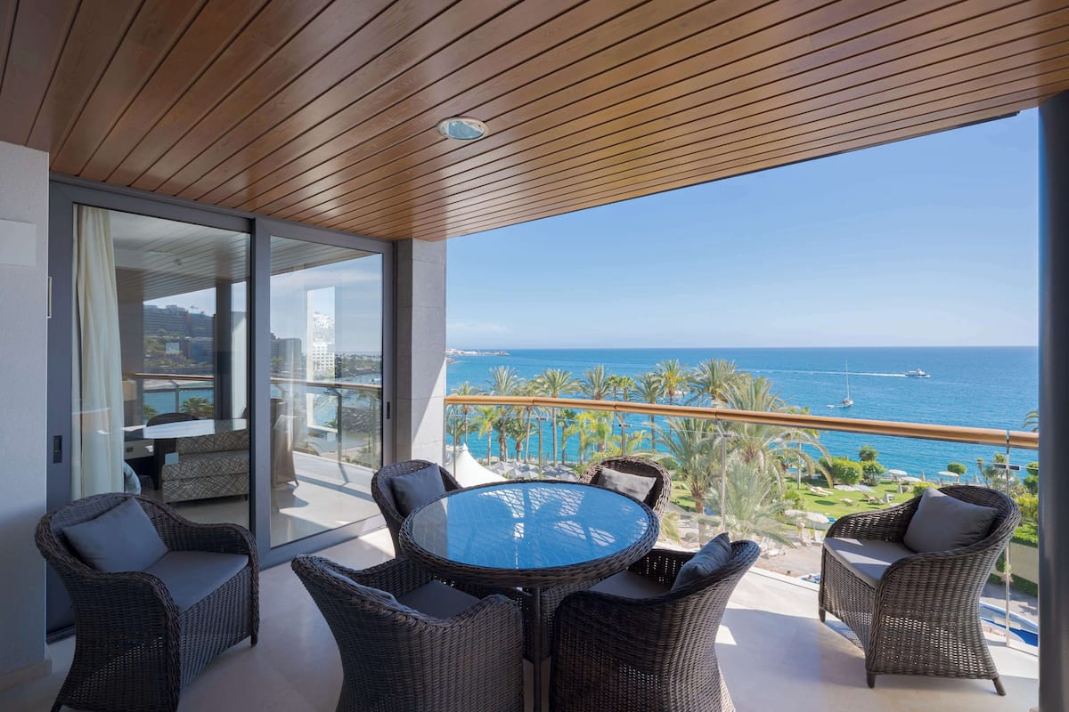 Suite, 1 Bedroom | Balcony