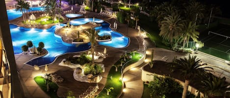 2 outdoor pools, pool umbrellas, sun loungers