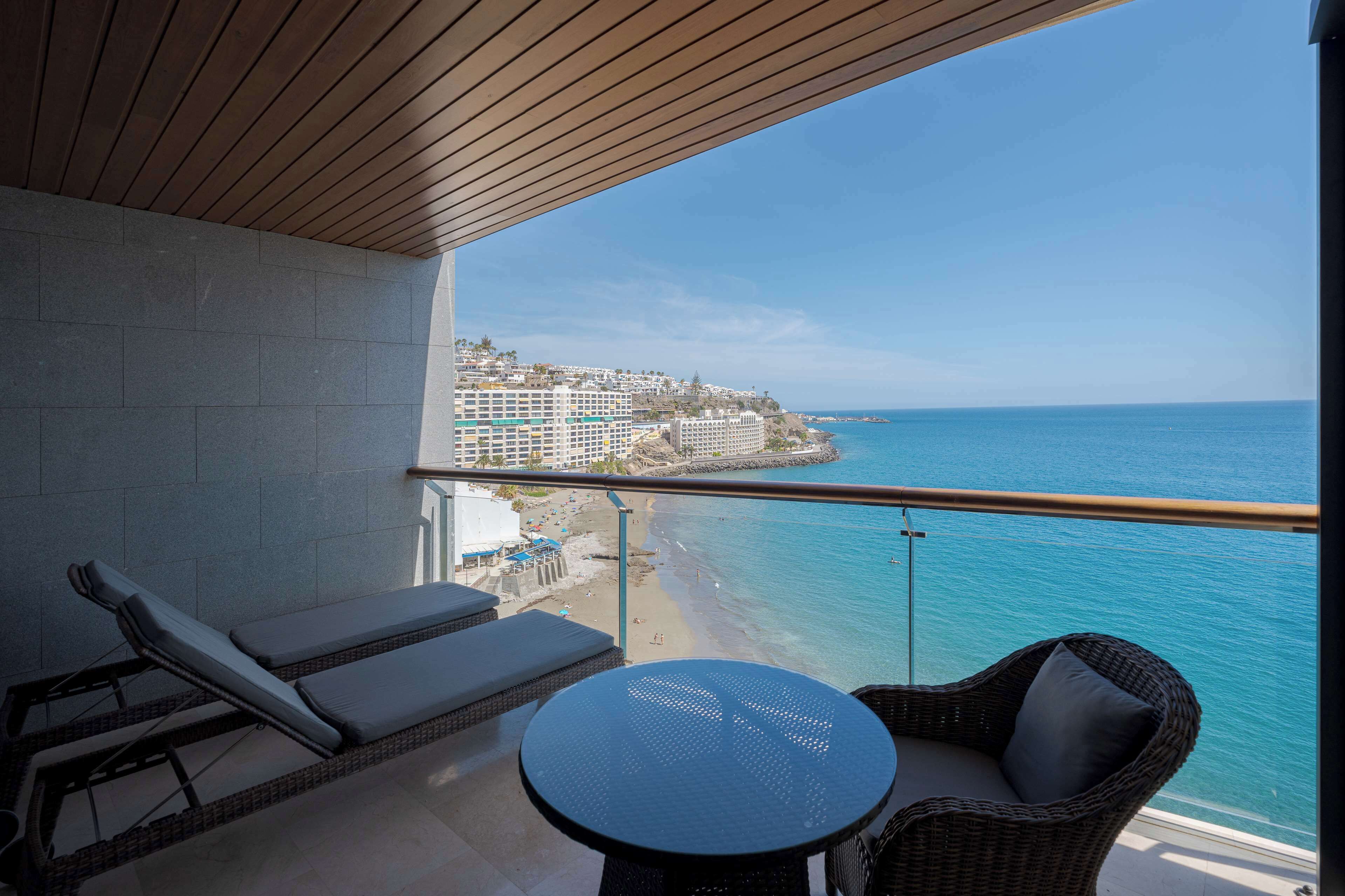 Rom – standard | Sengetøy av topp kvalitet, minibar, safe på rommet og skrivebord