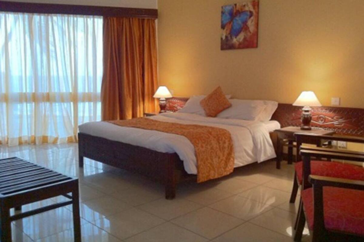 Standard Double Room | Premium bedding, in-room safe, desk, blackout drapes