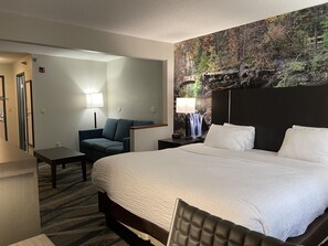 Efficiency Suite King Non Smoking 1 person Sofa bed | Premium bedding, desk, blackout curtains, soundproofing - Clarion Inn Fairborn -  Dayton near Wright Patterson (Fairborn)