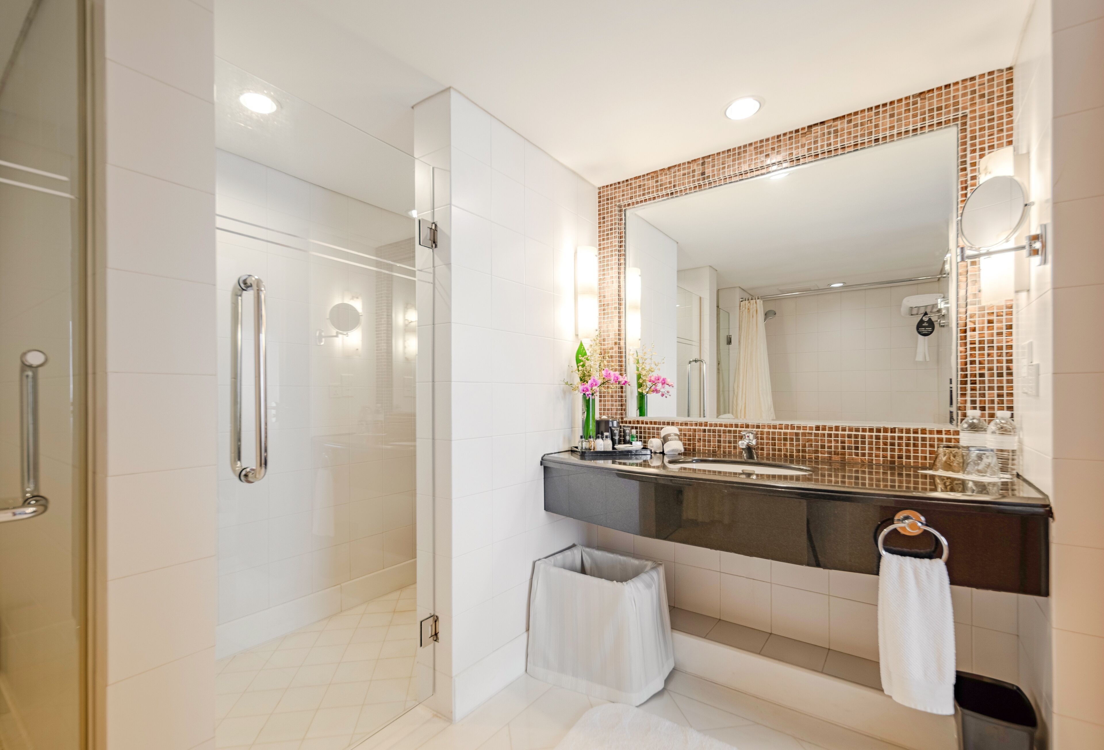 suite (duplex) | bathroom | combined shower/bathtub, free toiletries, hair dryer, slippers