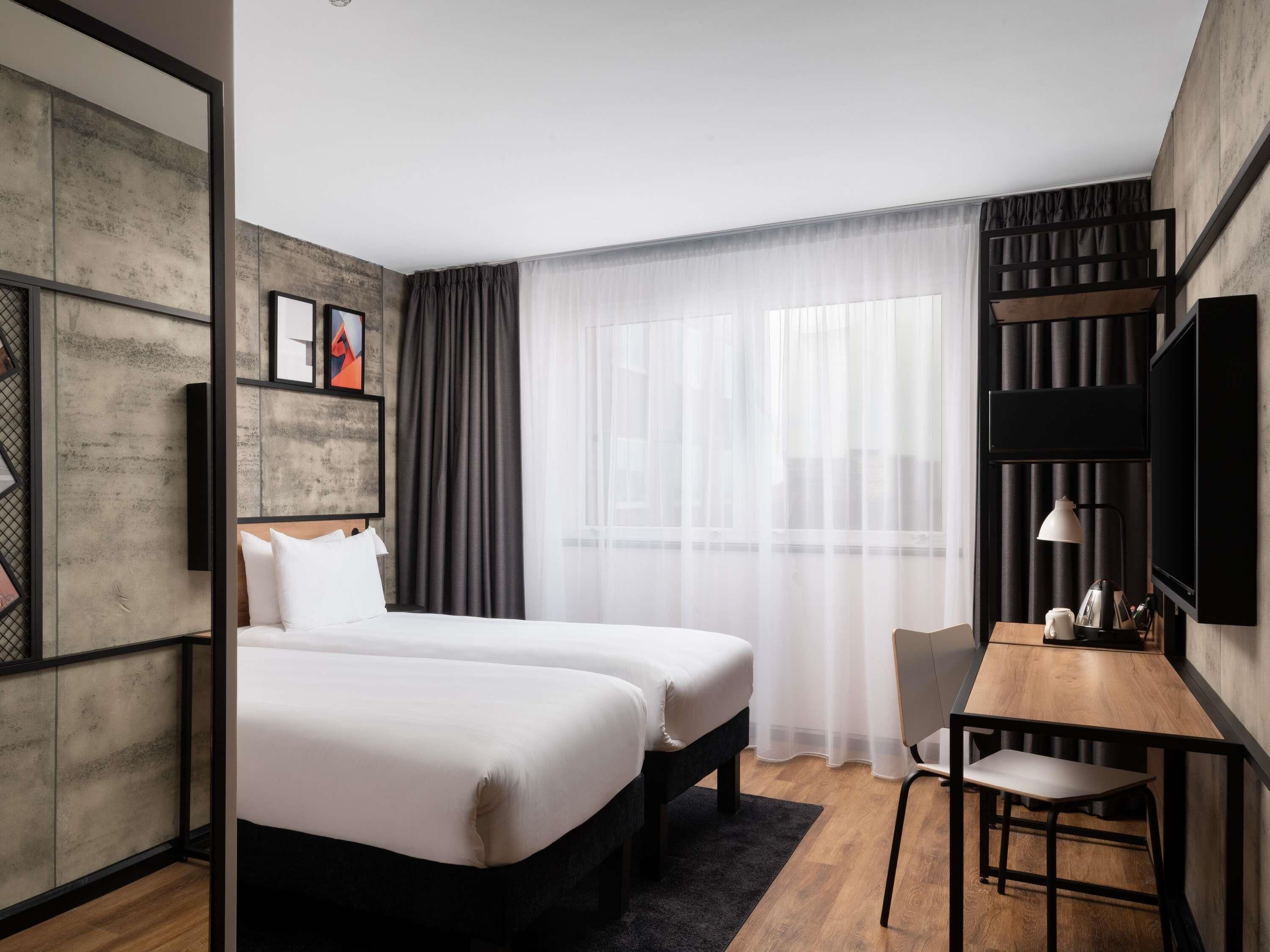 Standaard kamer, 2 eenpersoonsbedden (NEWLY REFURBISHED) | Een bureau, een laptopwerkplek, gratis babybedden, gratis wifi