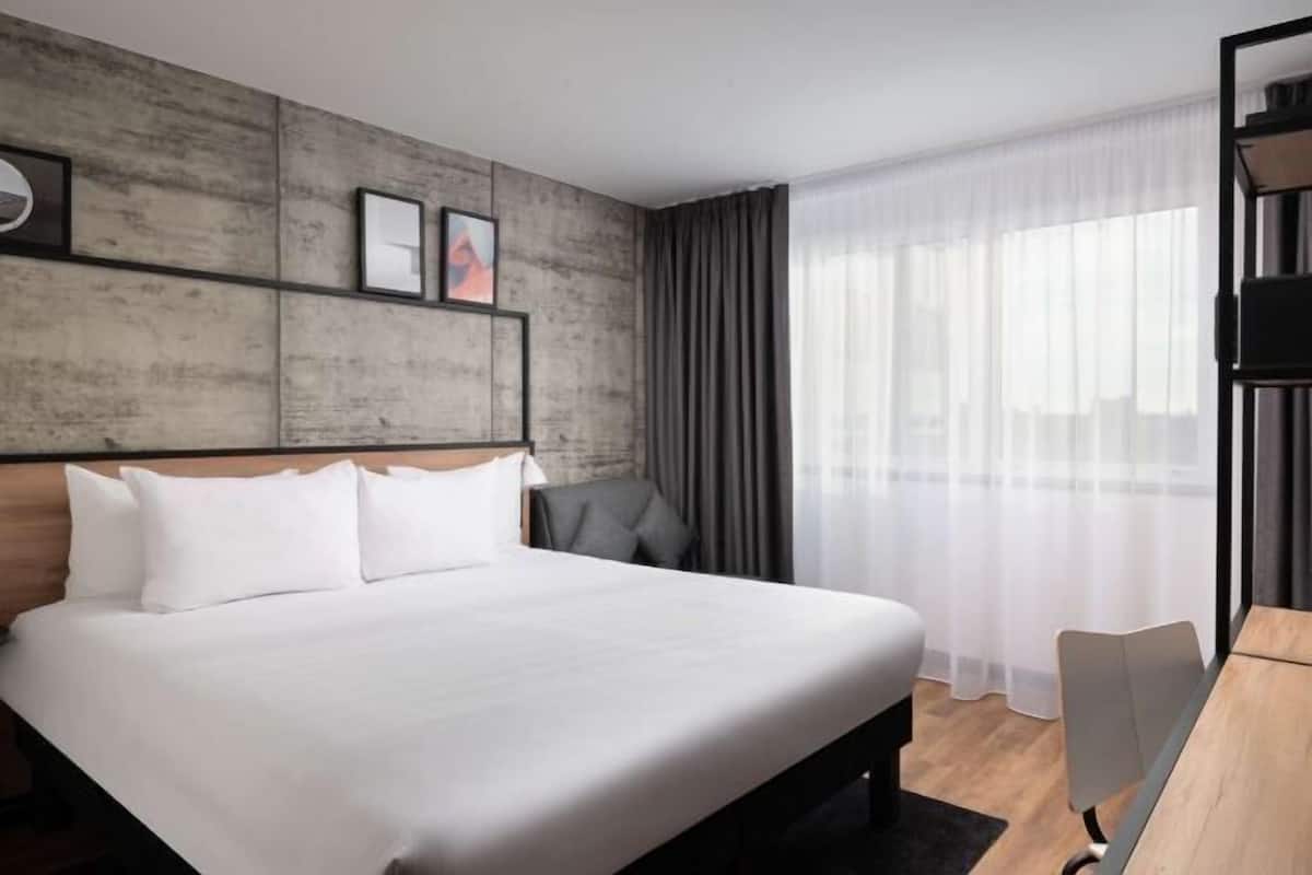 Desk, laptop workspace, free cots/infant beds, free WiFi