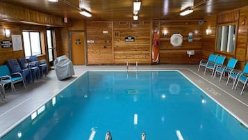 Indoor pool, pool loungers