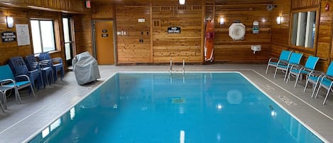 Indoor pool, pool loungers