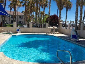 2 outdoor pools