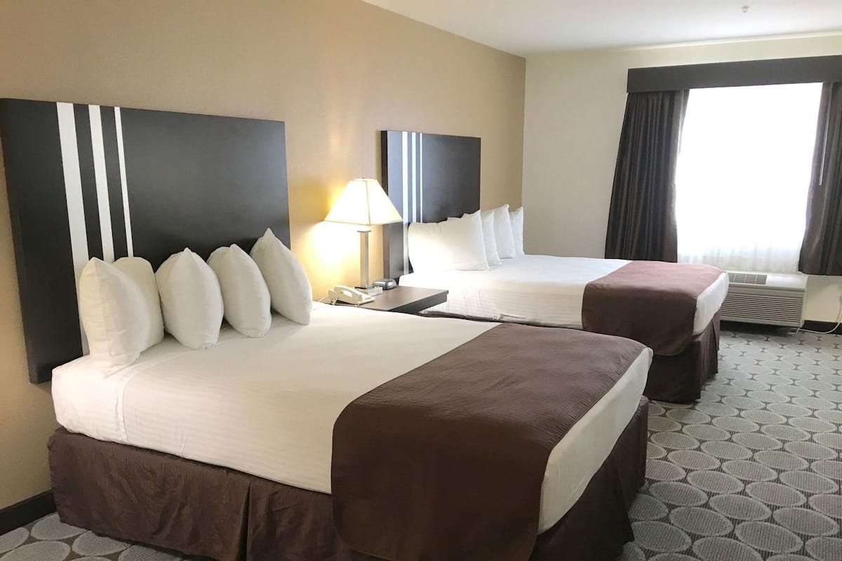 Caja de seguridad en la habitación y escritorio