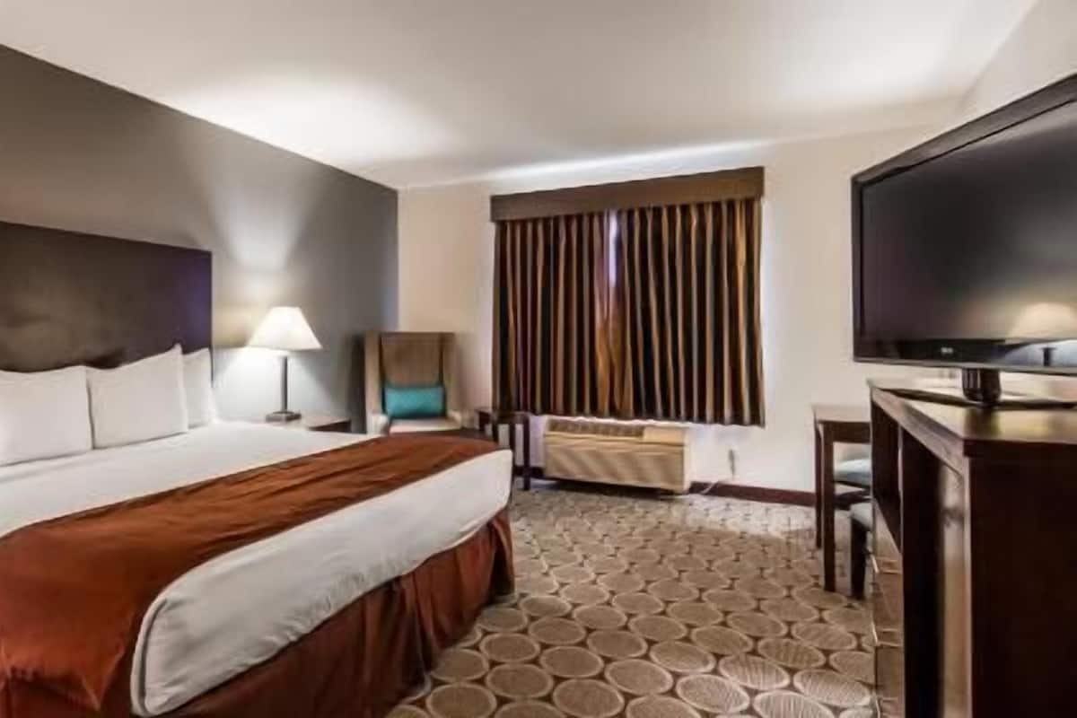 Caja de seguridad en la habitación y escritorio