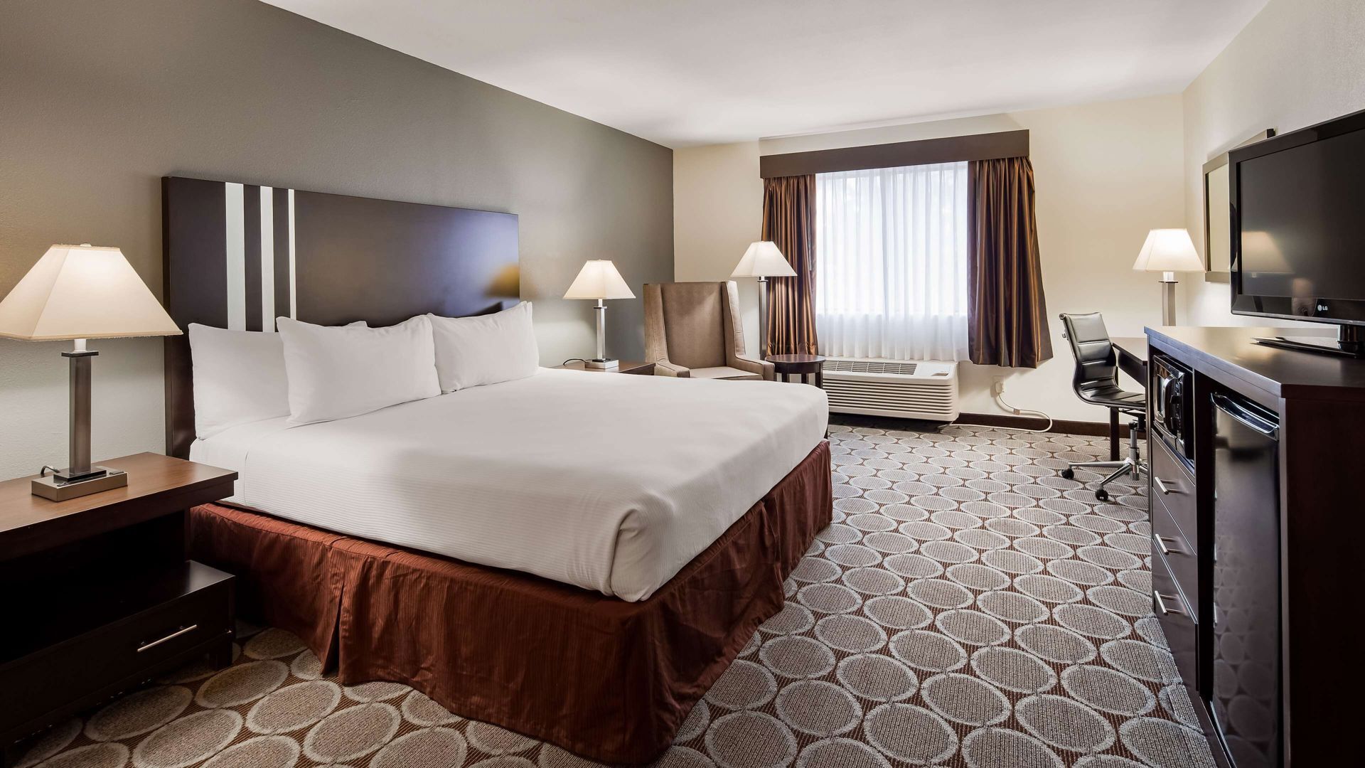 Caja de seguridad en la habitación y escritorio 