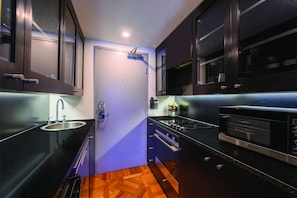 Fridge, coffee/tea maker, electric kettle