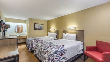 Habitación Deluxe, 2 camas dobles (Smoke Free) | Ropa de cama de alta calidad, escritorio, cortinas opacas