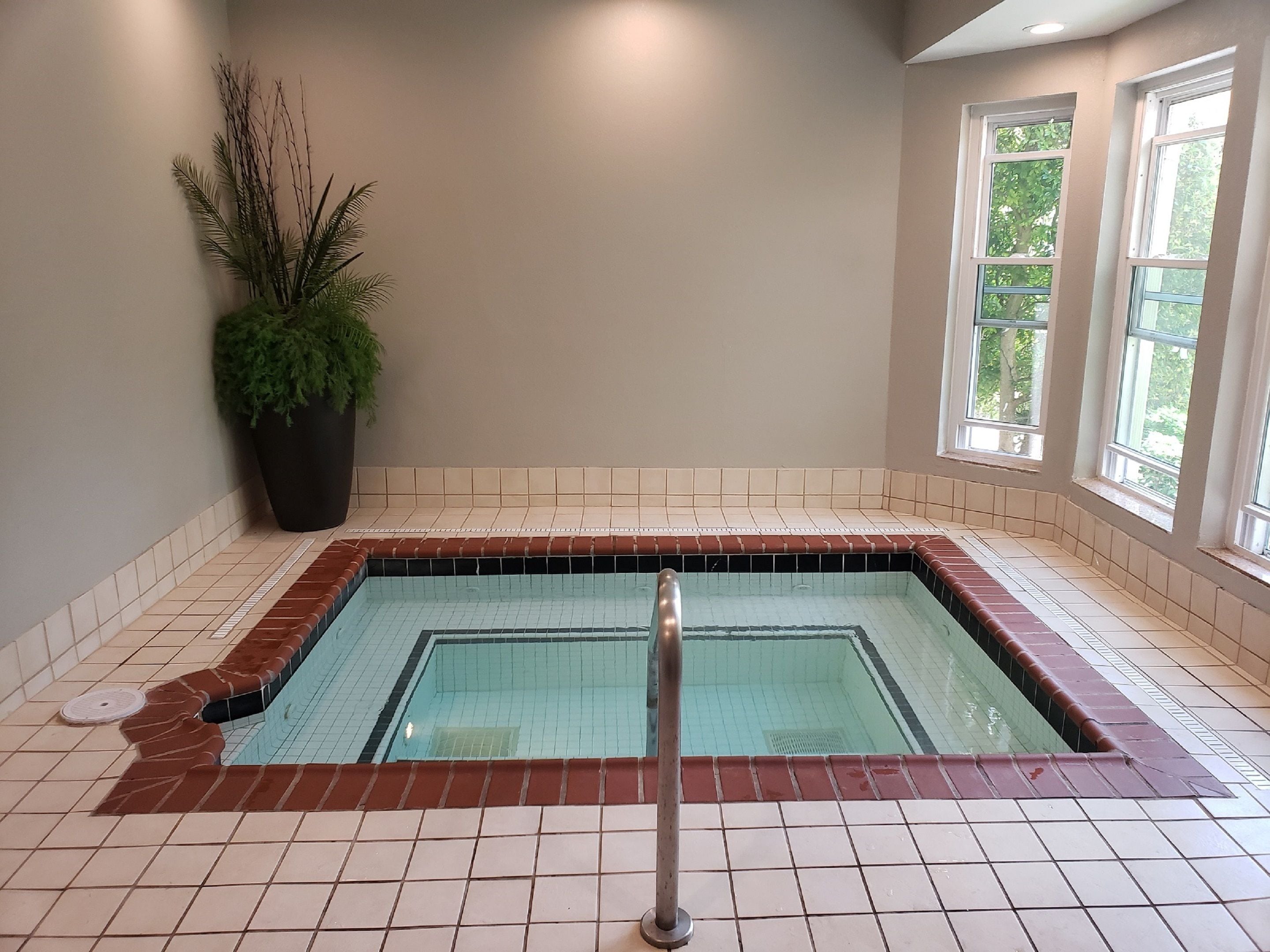 indoor spa tub
