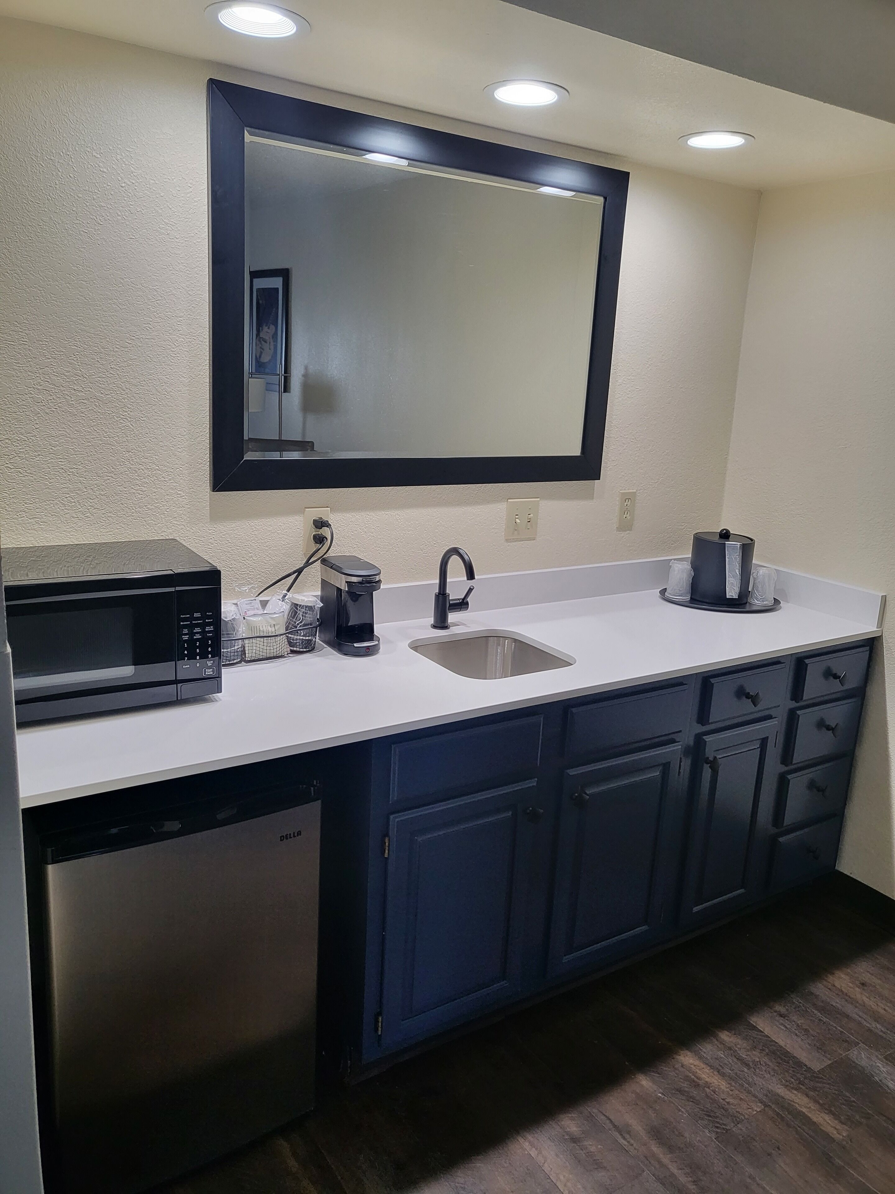 executive suite, 1 king bed with sofa bed | 1 bedroom, laptop workspace, blackout curtains, soundproofing