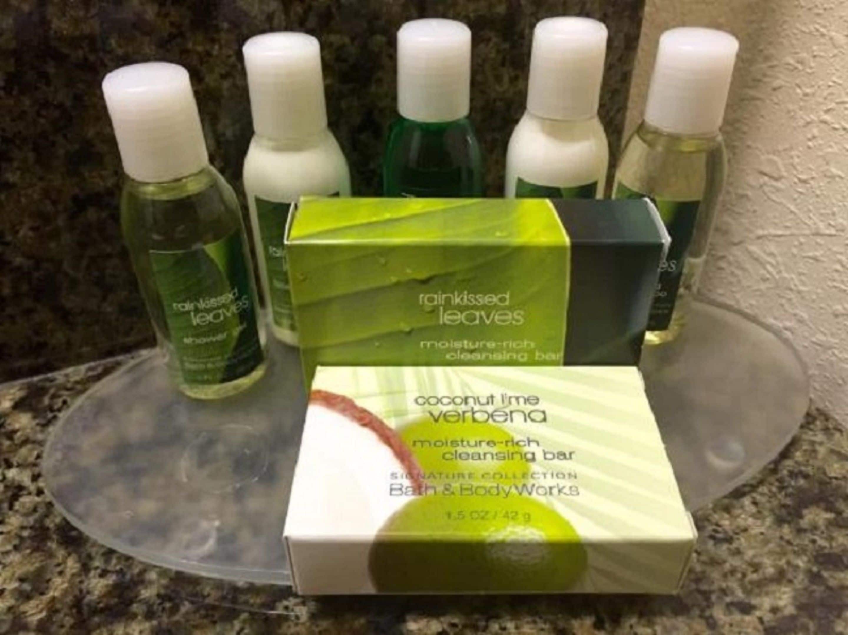 combined shower/bathtub, free toiletries, hair dryer, towels