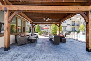 Gazebo - Club - Hotel Nashville Inn & Suites (Nashville)