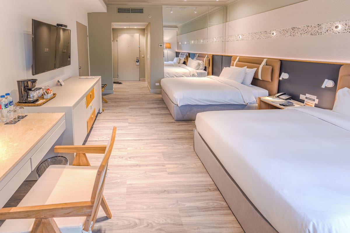 deluxe room | premium bedding, in-room safe, desk, blackout curtains