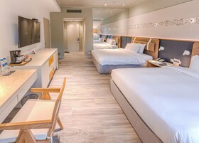 Deluxe Twin Room | Premium bedding, in-room safe, desk, blackout drapes