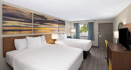 Days Inn & Suites by Wyndham Vicksburg