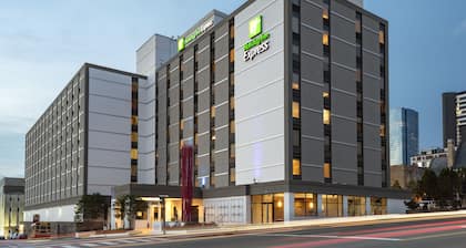 Holiday Inn Express Nashville Downtown - Broadway by IHG